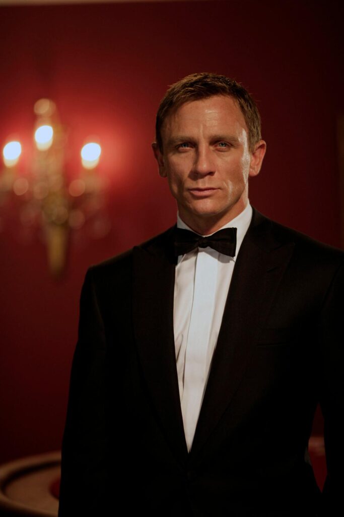 James Bond Costume and Outfits Ideas For Halloween