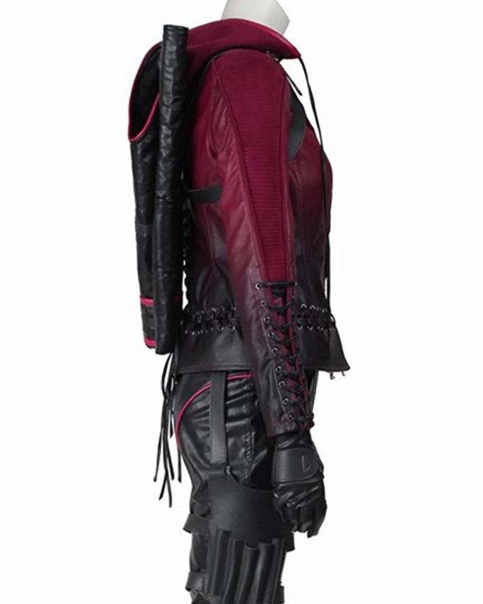 The jacket in red leather Thea Dearden Queen / Speedy (Willa Holland) on  Arrow season 5