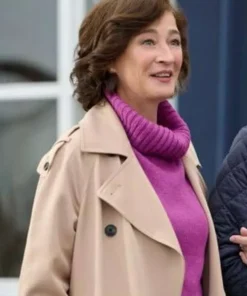 Moira Kelly Love of the Irish Coat