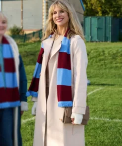 Amandaland S01 Lucy Punch Beige Coat Front